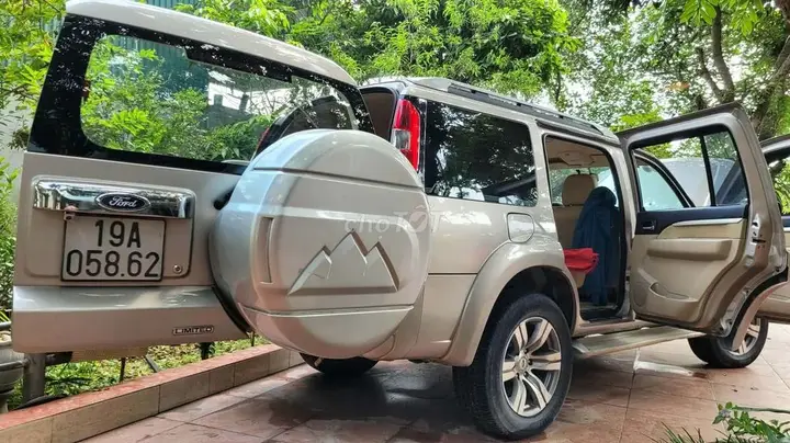 Ford Everest 2009 photo 3