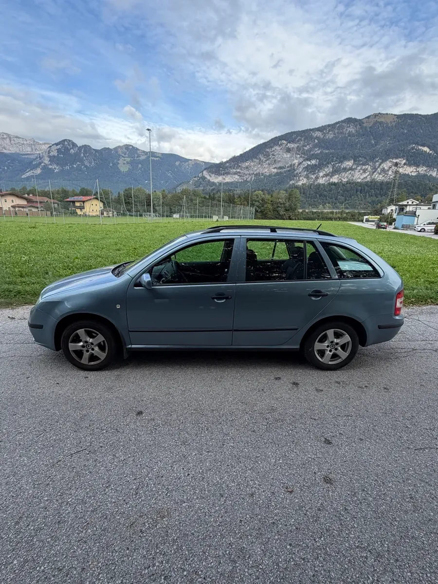 Skoda Fabia 2007 photo 3