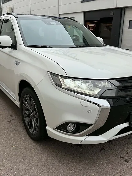 Mitsubishi Outlander 2018 photo 2