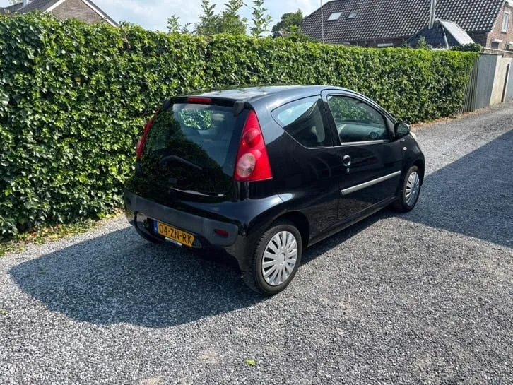 Peugeot 107 2008 photo 3