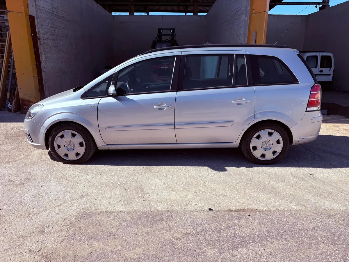 Opel Zafira 2006 photo 2