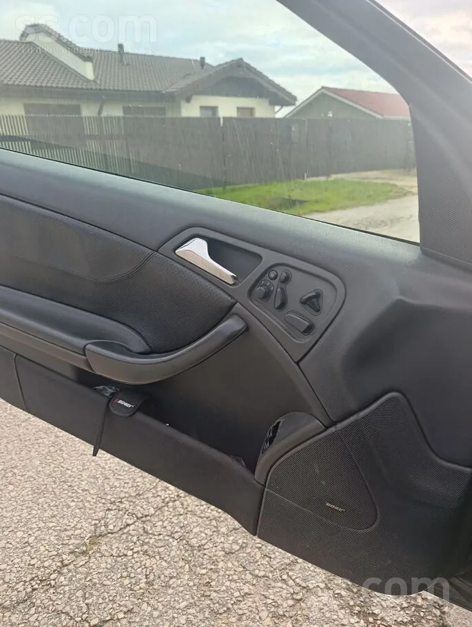 Mercedes-Benz C230 2002 photo 5
