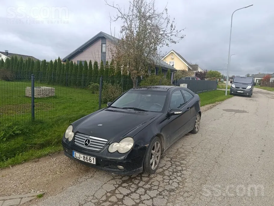 Mercedes-Benz C230