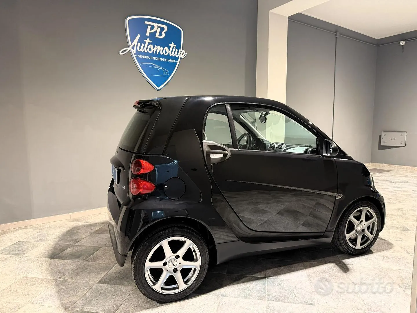 Smart Fortwo 2010 photo 3