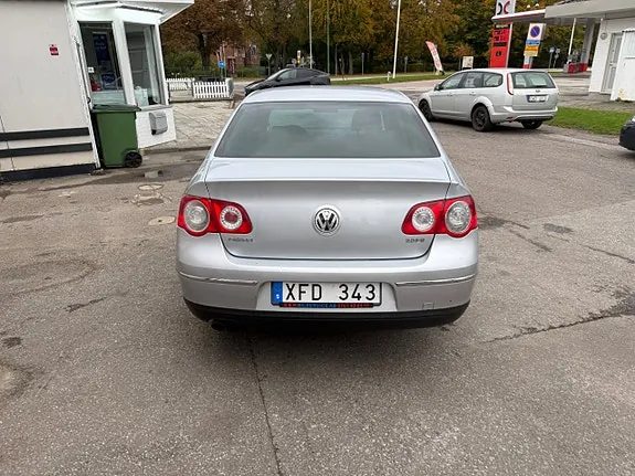Volkswagen Passat 2006 photo 2