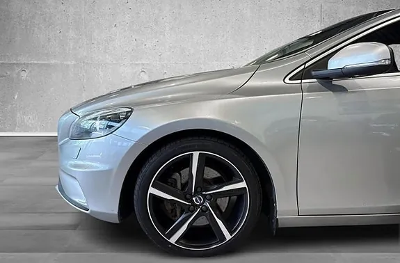 Volvo V40 2016 photo 3