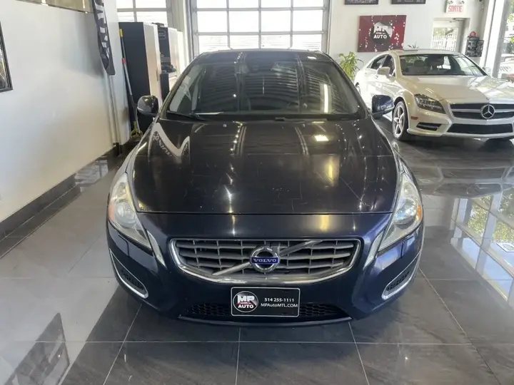 Volvo S60 2012 photo 2