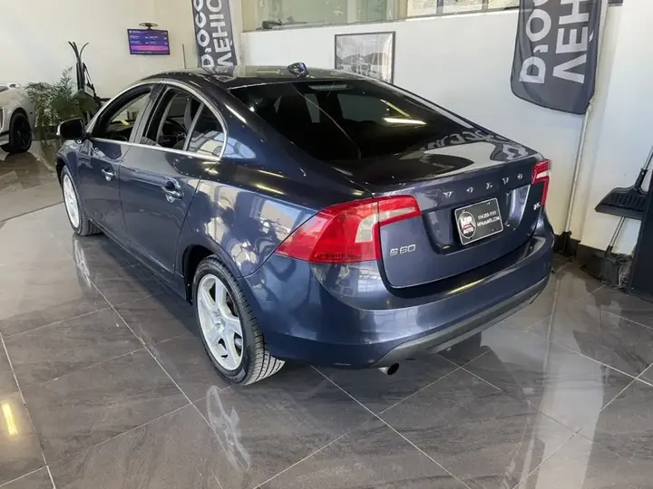 Volvo S60 2012 photo 4