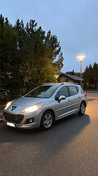 Peugeot 207 2010 photo 5