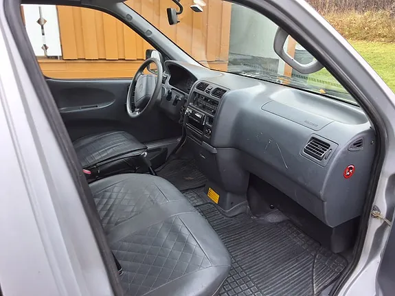 Toyota Hiace 2002 photo 5