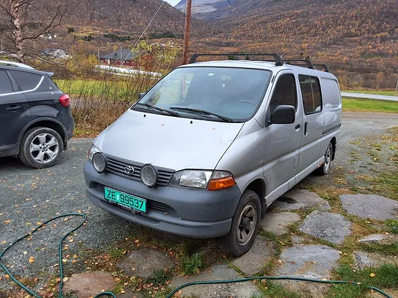 Toyota Hiace 2002 photo 3