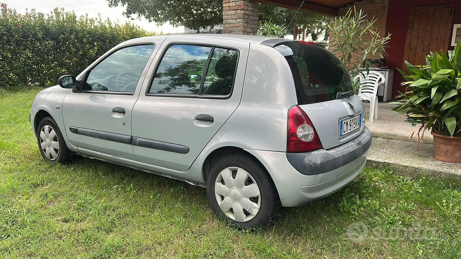 Renault Clio 2004 photo 2