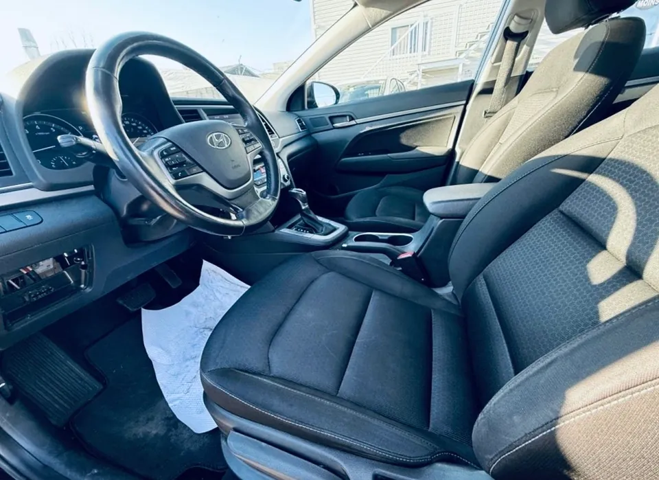 Hyundai Elantra 2017 photo 4