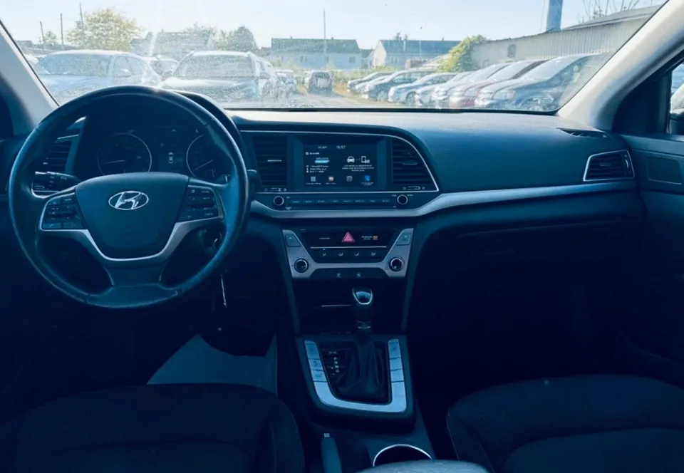 Hyundai Elantra 2017 photo 5
