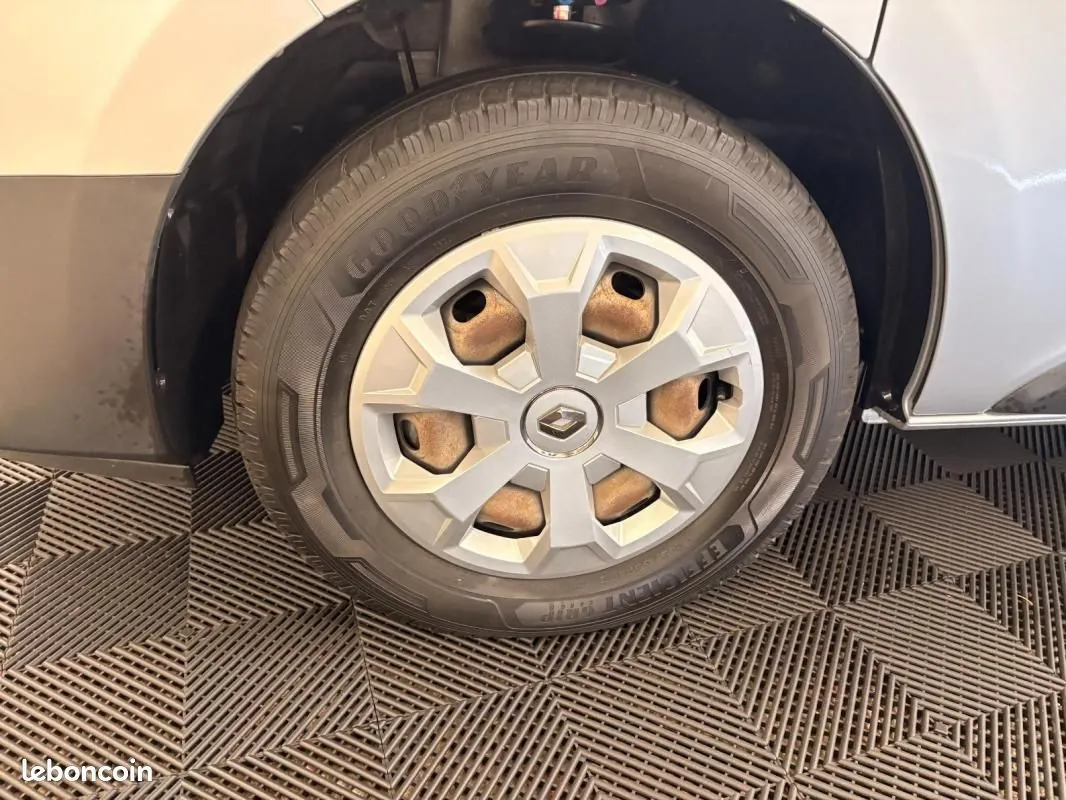 Renault Trafic 2022 photo 3