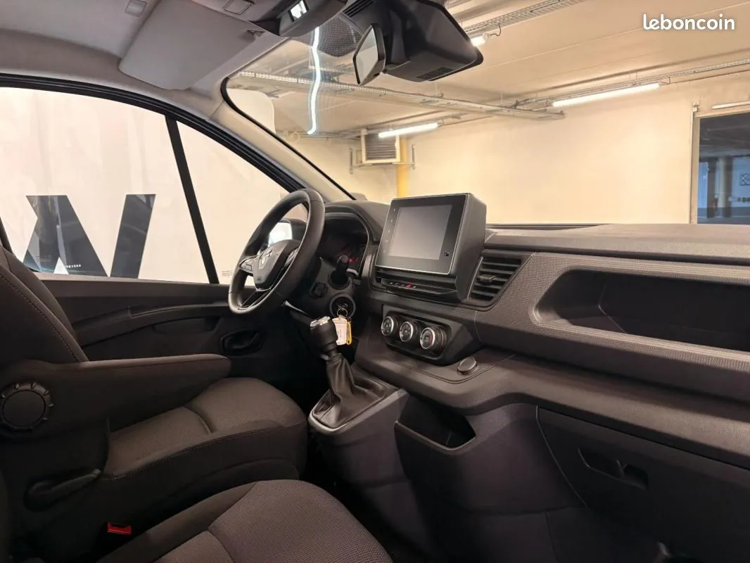 Renault Trafic 2022 photo 5