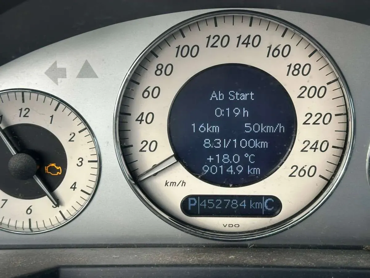 Mercedes-Benz E-Class 2006 photo 3