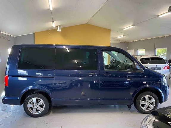 Volkswagen Multivan 2011 photo 3