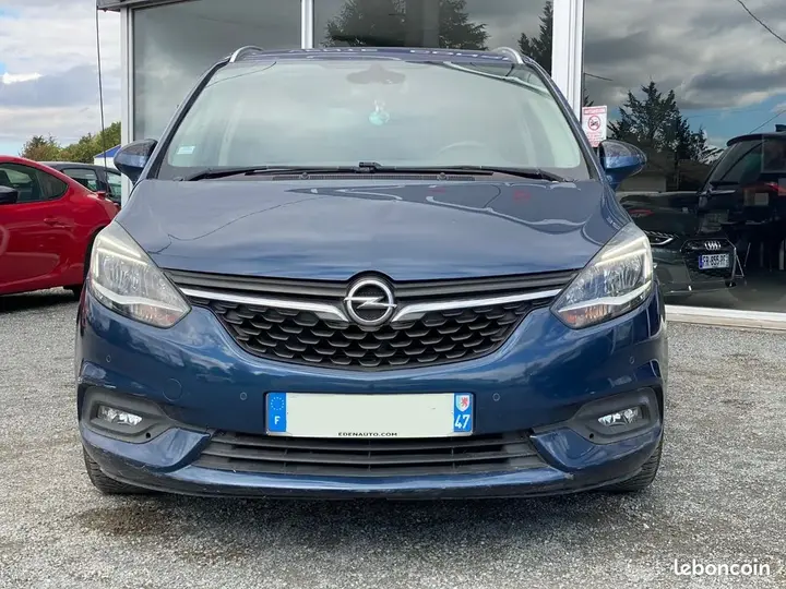 Opel Zafira 2017 photo 2