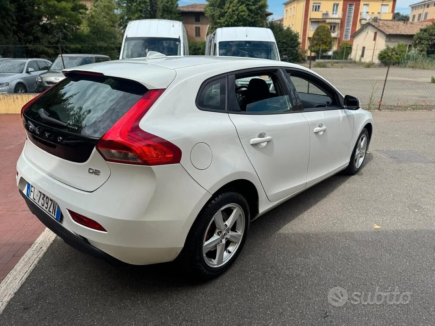 Volvo V40 2017 photo 4