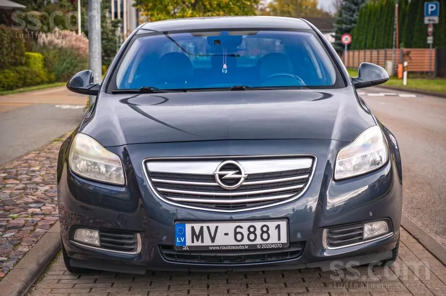 Opel Insignia 2010 photo 2
