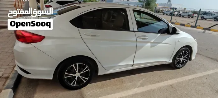 Honda City 2018 photo 4