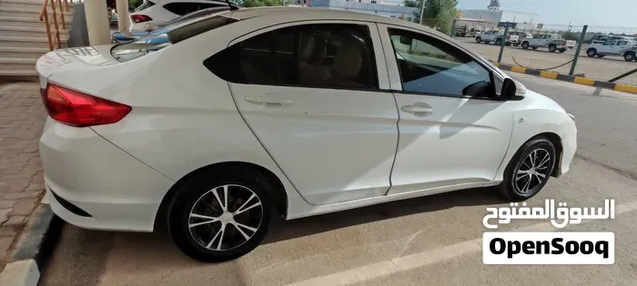 Honda City 2018 photo 2