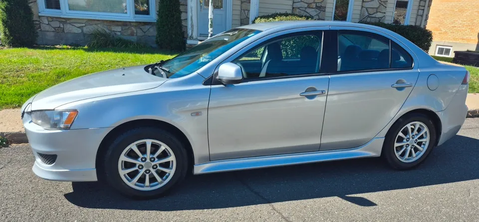 Mitsubishi Lancer 2013 photo 2