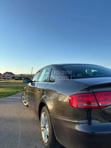 Audi A4 2010 photo 3