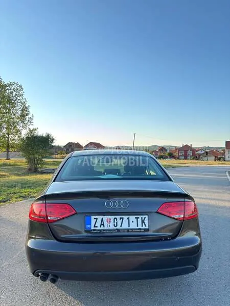Audi A4 2010 photo 4