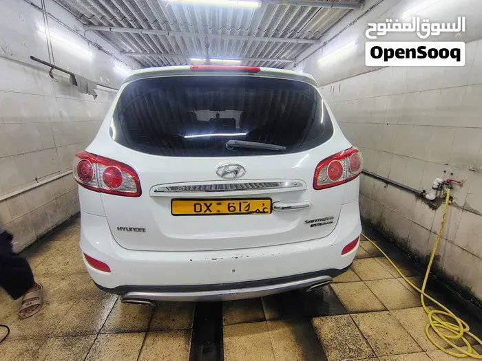 Hyundai Santa Fe 2012 photo 2