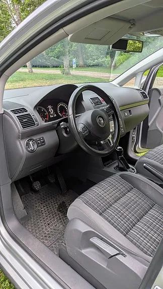 Volkswagen Touran Cross 2013 photo 5