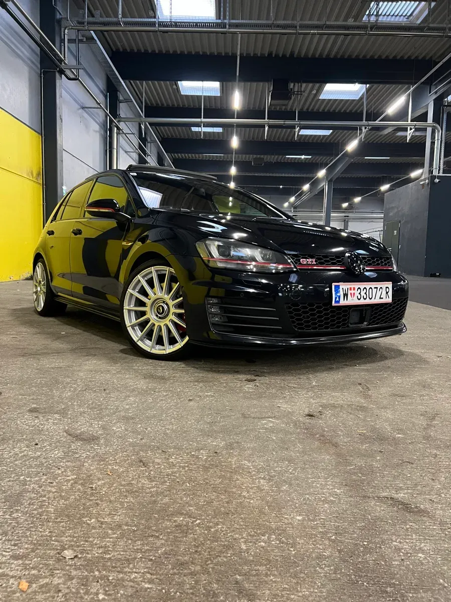 Volkswagen Golf 2015 photo 2