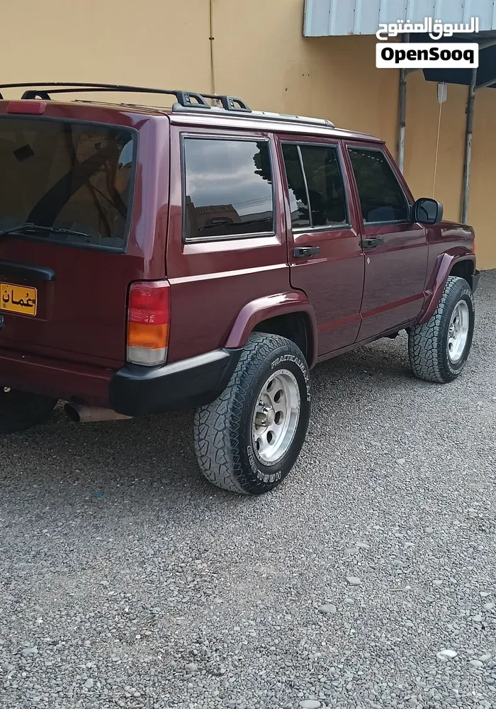 Jeep Cherokee 2000 photo 2