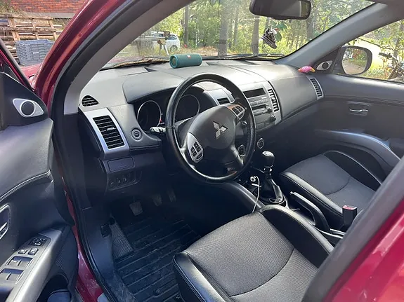 Mitsubishi Outlander 2012 photo 3