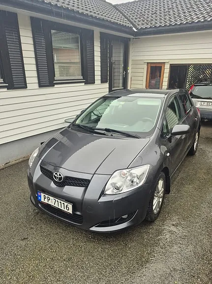 Toyota Auris 2007 photo 2