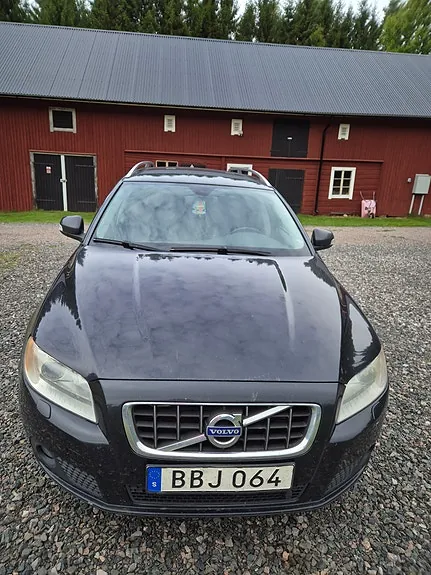 Volvo V70 2010 photo 4