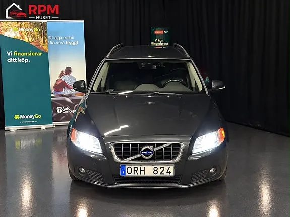 Volvo V70 2012 photo 2