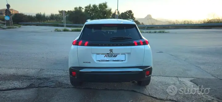 Peugeot 2008 2023 photo 4