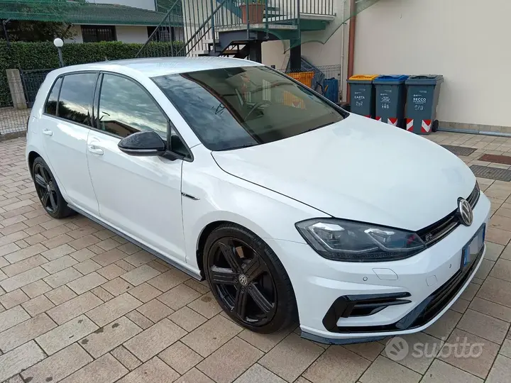 Volkswagen Golf R