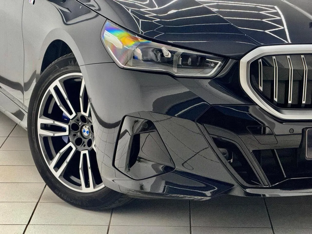 BMW 5 Series 2024 photo 2