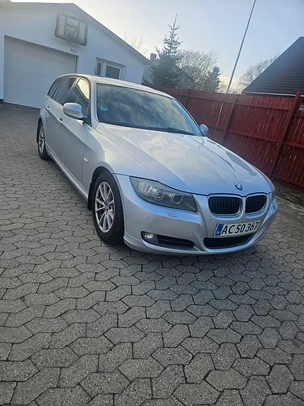 BMW 320D 2009 photo 2
