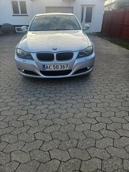 BMW 320D 2009 photo 3