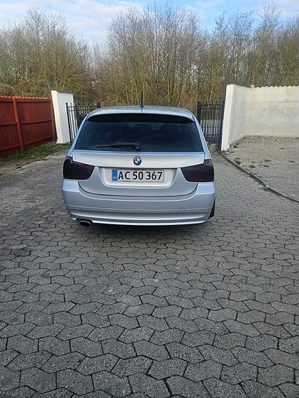 BMW 320D 2009 photo 5