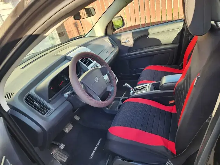Dodge Journey 2011 photo 5