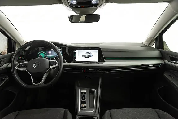 Volkswagen Golf I 2024 photo 2