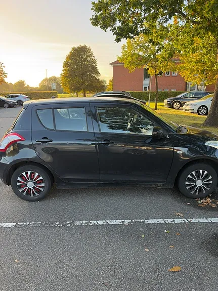Suzuki Swift 2012 photo 3