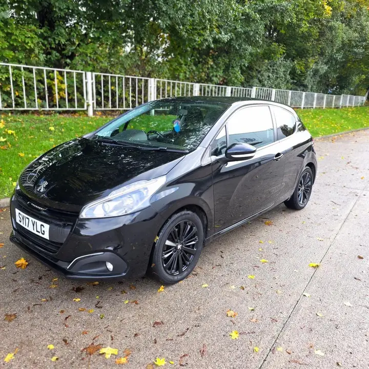 Peugeot 208 2017 photo 2