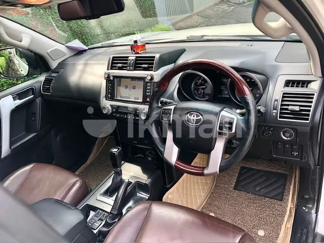 Toyota Land Cruiser Prado 2017 photo 3