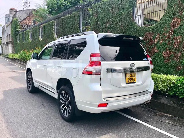 Toyota Land Cruiser Prado 2017 photo 5